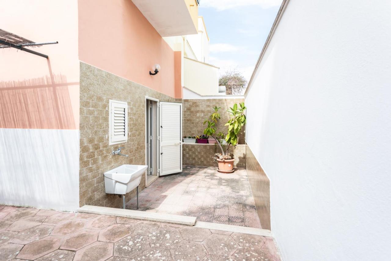 Villetta Bianca Sulla Spiaggia - Apulia Home Gallipoli Eksteriør billede