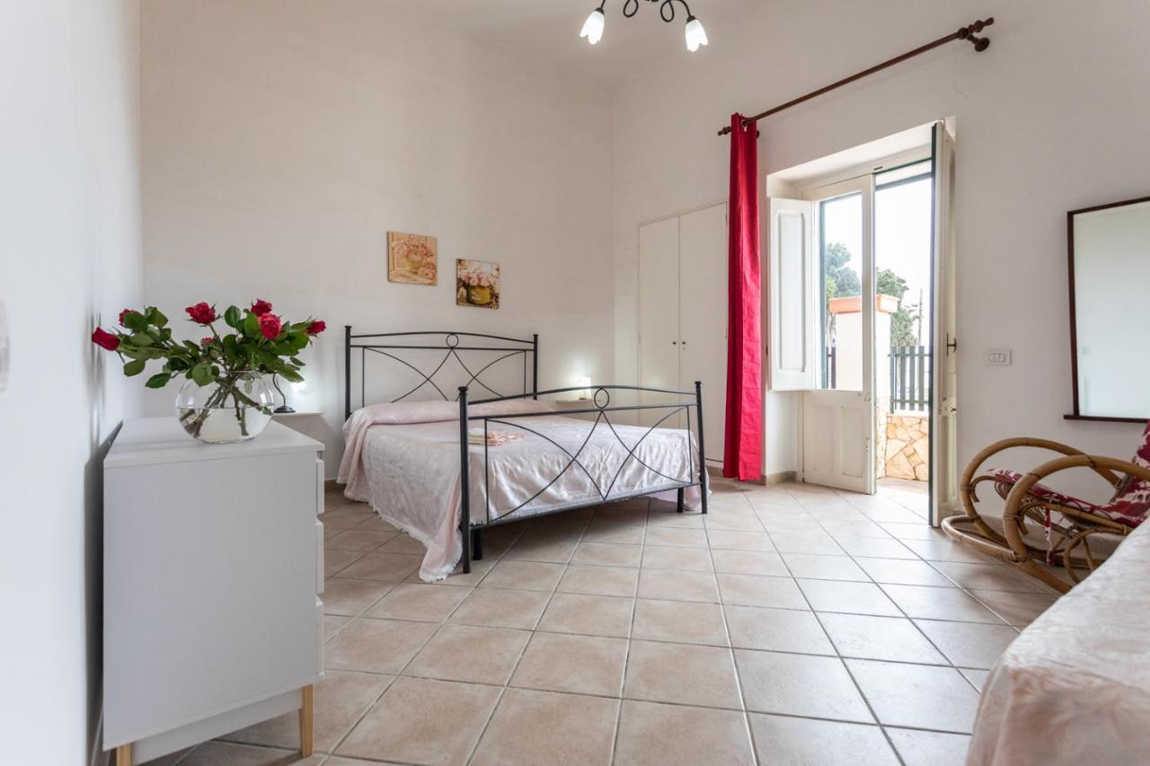 Villetta Bianca Sulla Spiaggia - Apulia Home Gallipoli Eksteriør billede