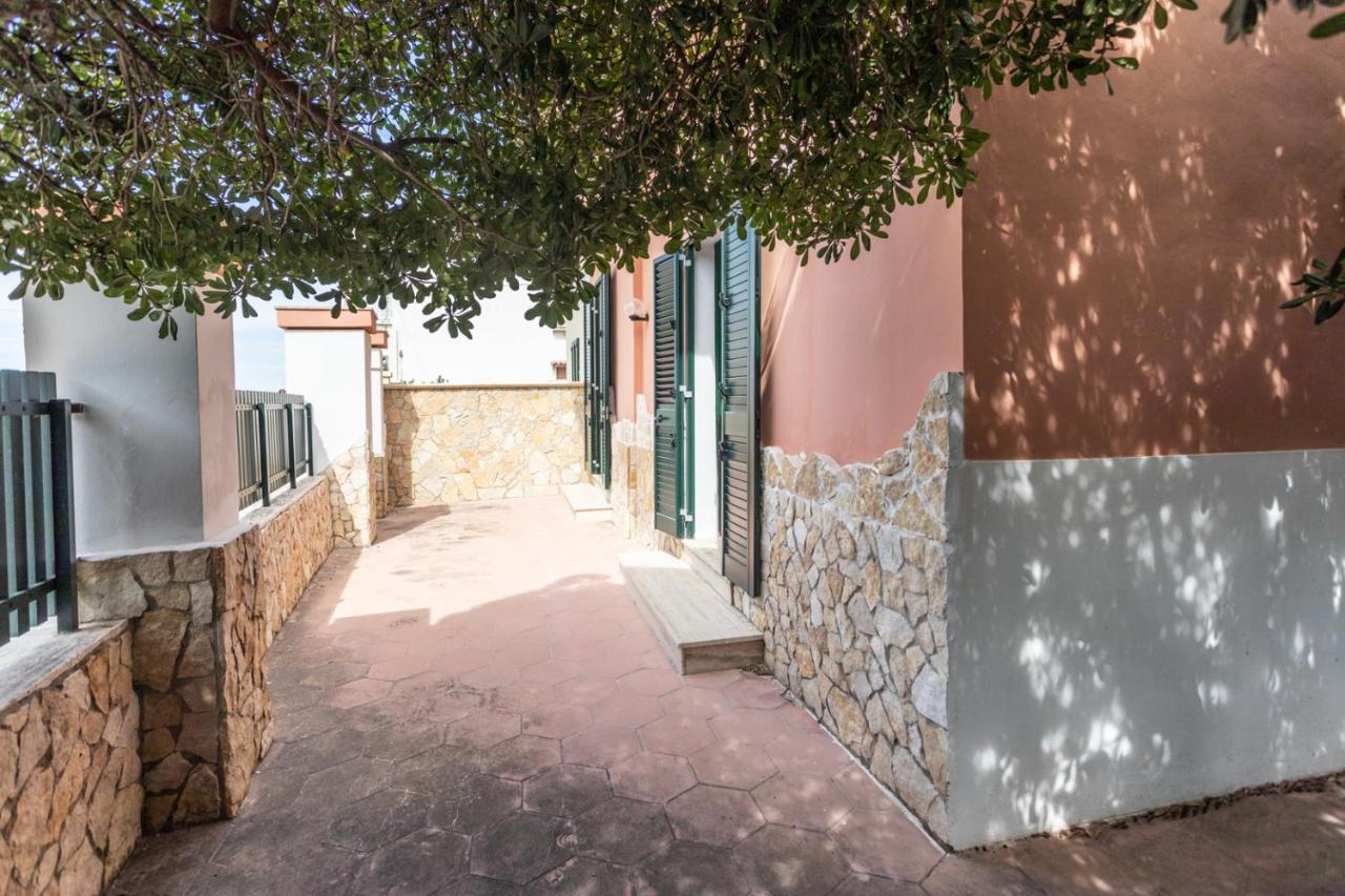Villetta Bianca Sulla Spiaggia - Apulia Home Gallipoli Eksteriør billede